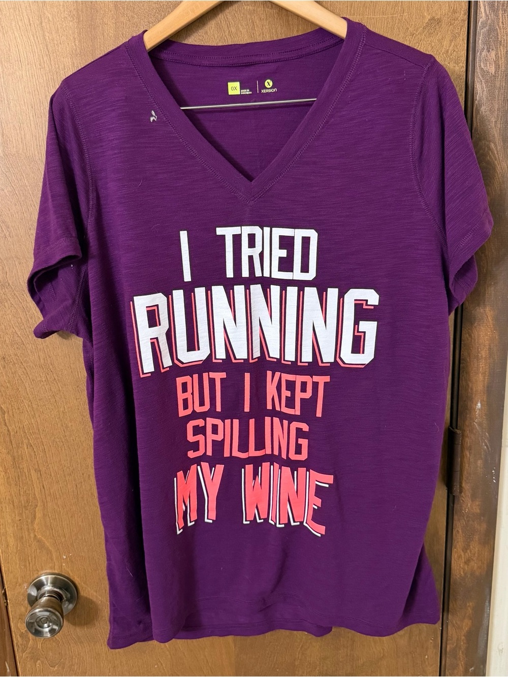 Xersion Women’s 0X Purple V-Neck Graphic Tee - White & Pink Print